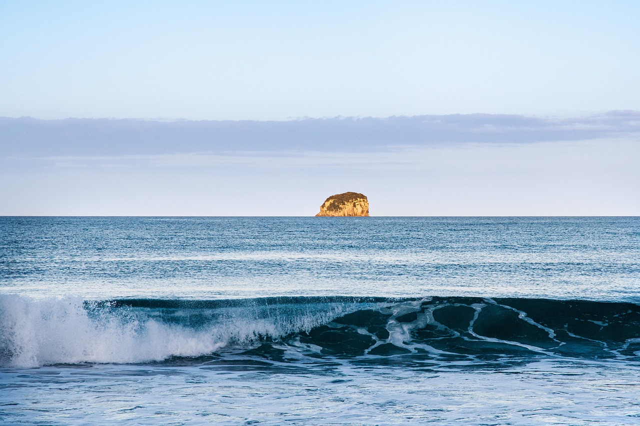 Island, waves, sunset — Enjoy Online Baccarat Anytime, Anywhere – Fast, Smooth, and Full of Big Win Potential